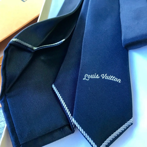 🎁LV JOURNEY🎁🆕💯AUTHN LOUIS VUITTON TRAVEL CAMBODIA BLUE PANTHER MOTIF TIE🔥 - Picture 8 of 16